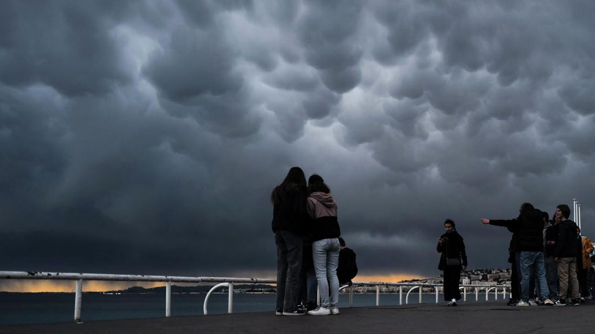 “Fenomena Awan Mammatus Muncul di Langit Papua, Warga Takjub dan Ramai-ramai Abadikan”